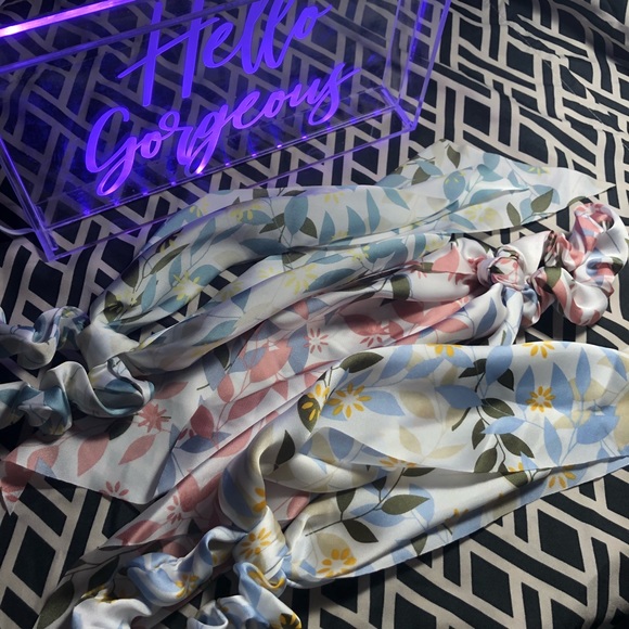 FREE 🚨 Hair Scarf Scrunchie Set - 12 PC Assorted - Picture 6 of 9